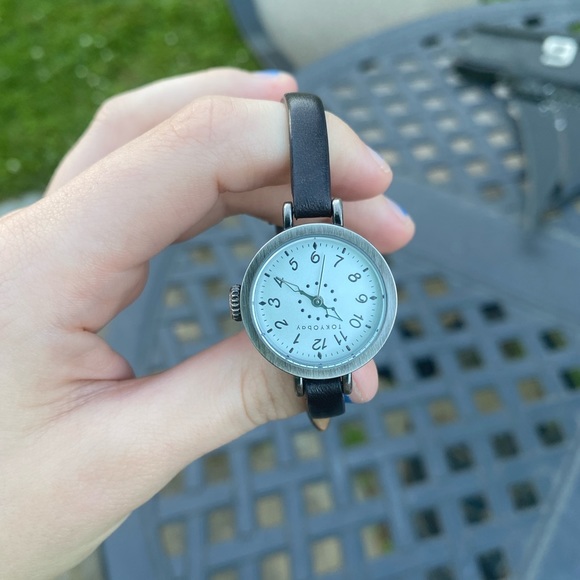 Small Leather Watch - Picture 3 of 10